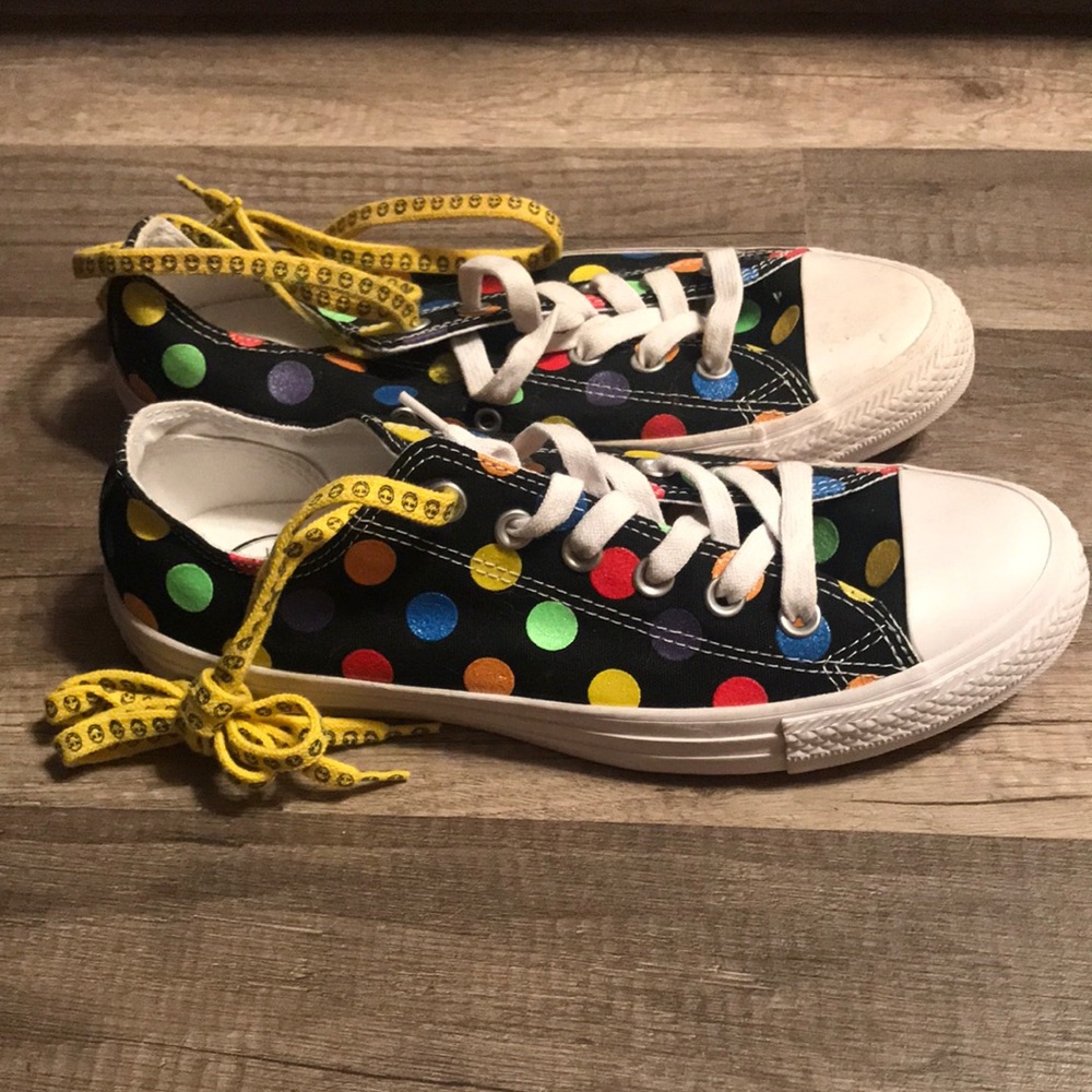 Converse Womens size 9